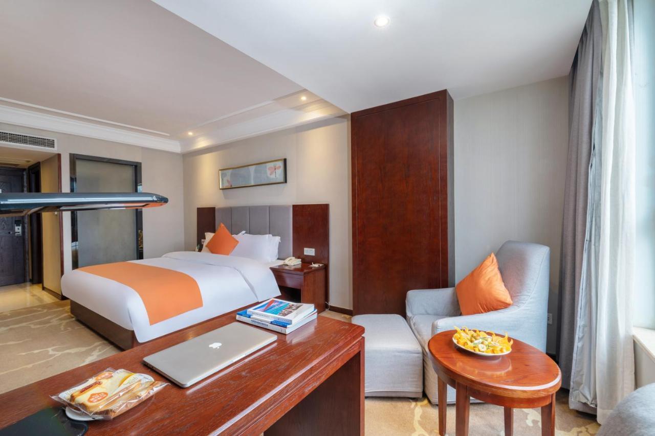 Huzhou Wealth Hotel Esterno foto