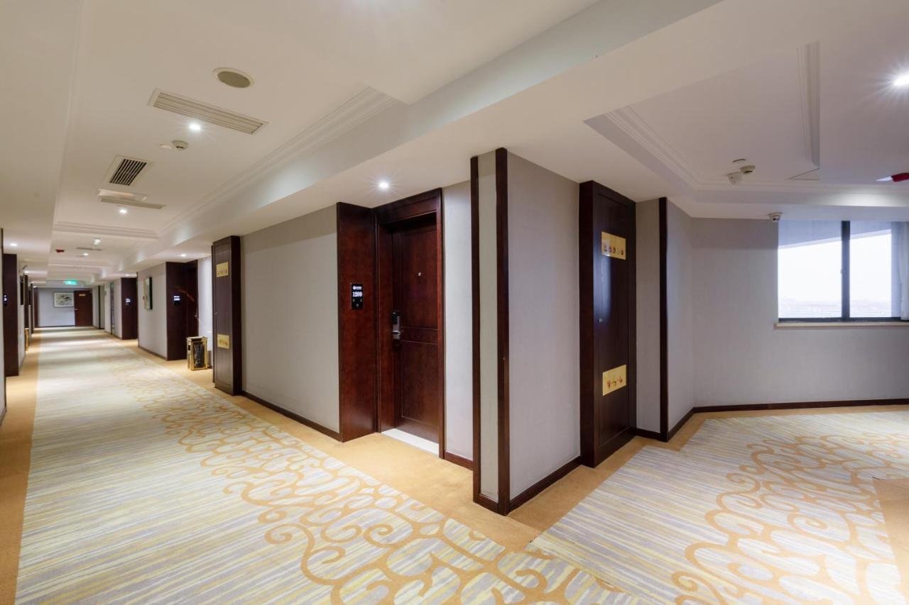 Huzhou Wealth Hotel Esterno foto
