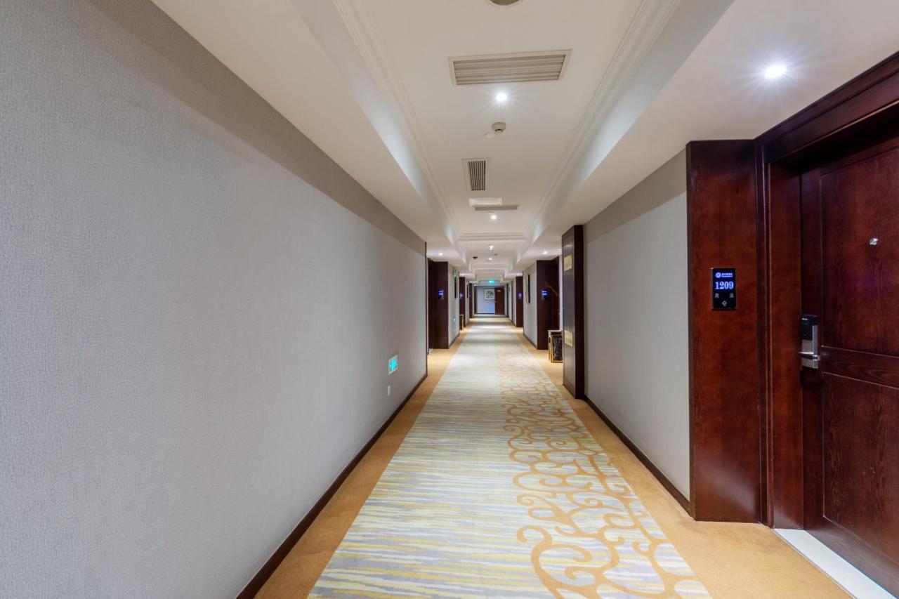 Huzhou Wealth Hotel Esterno foto