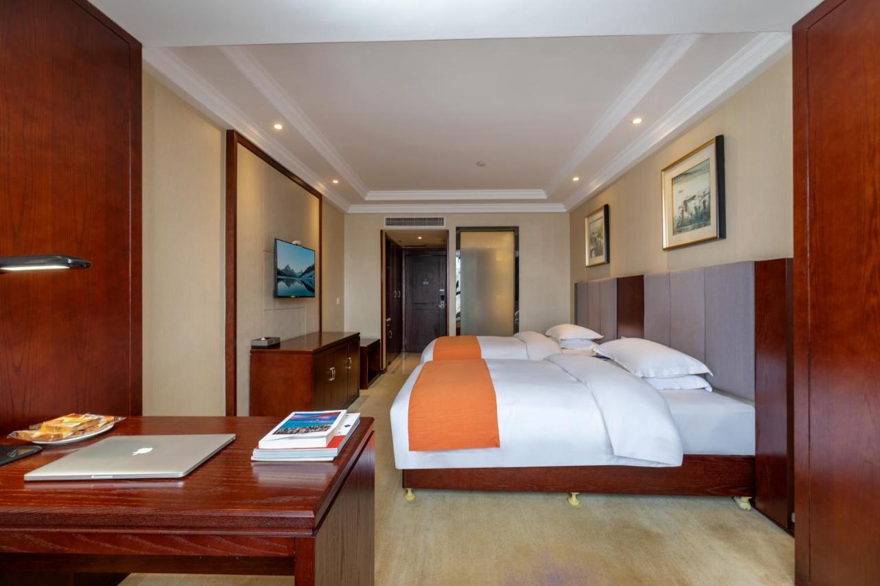 Huzhou Wealth Hotel Esterno foto