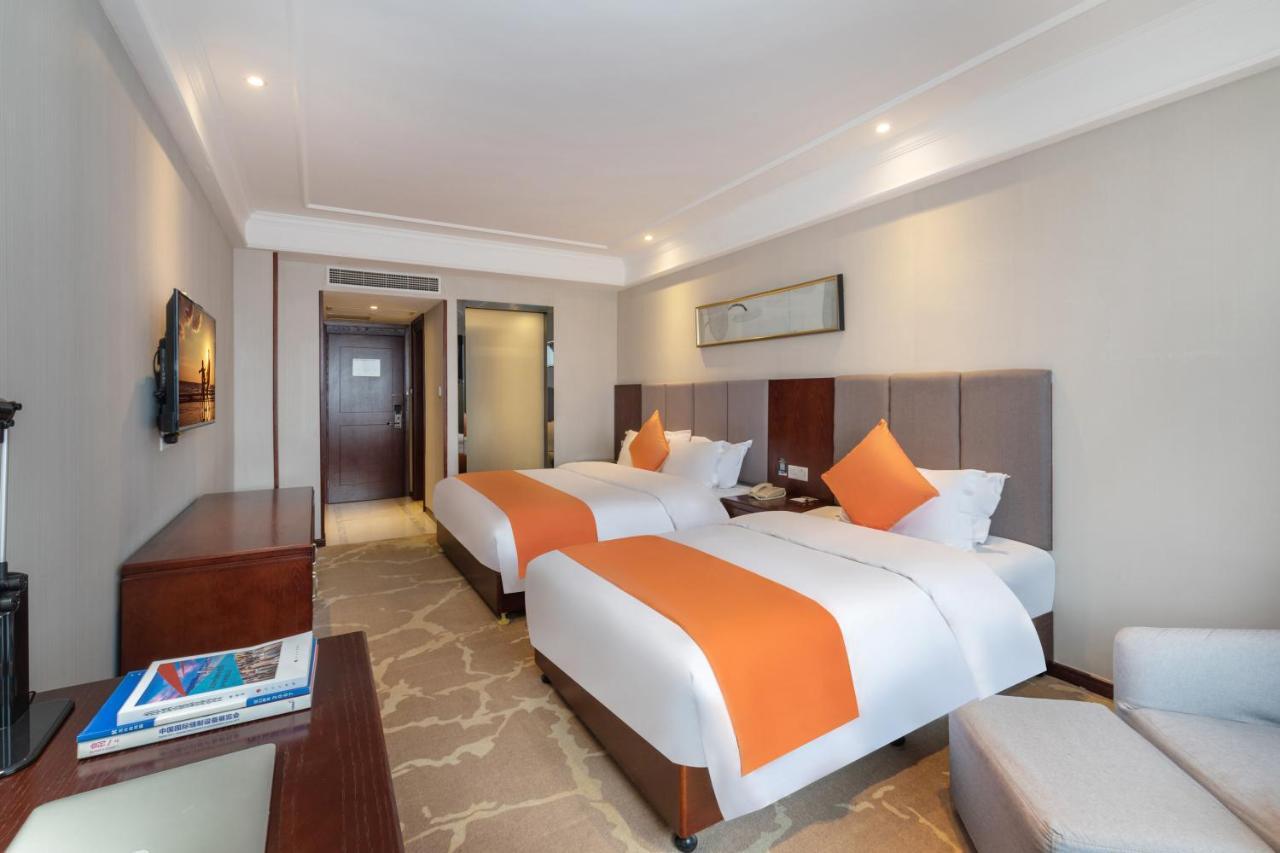 Huzhou Wealth Hotel Esterno foto