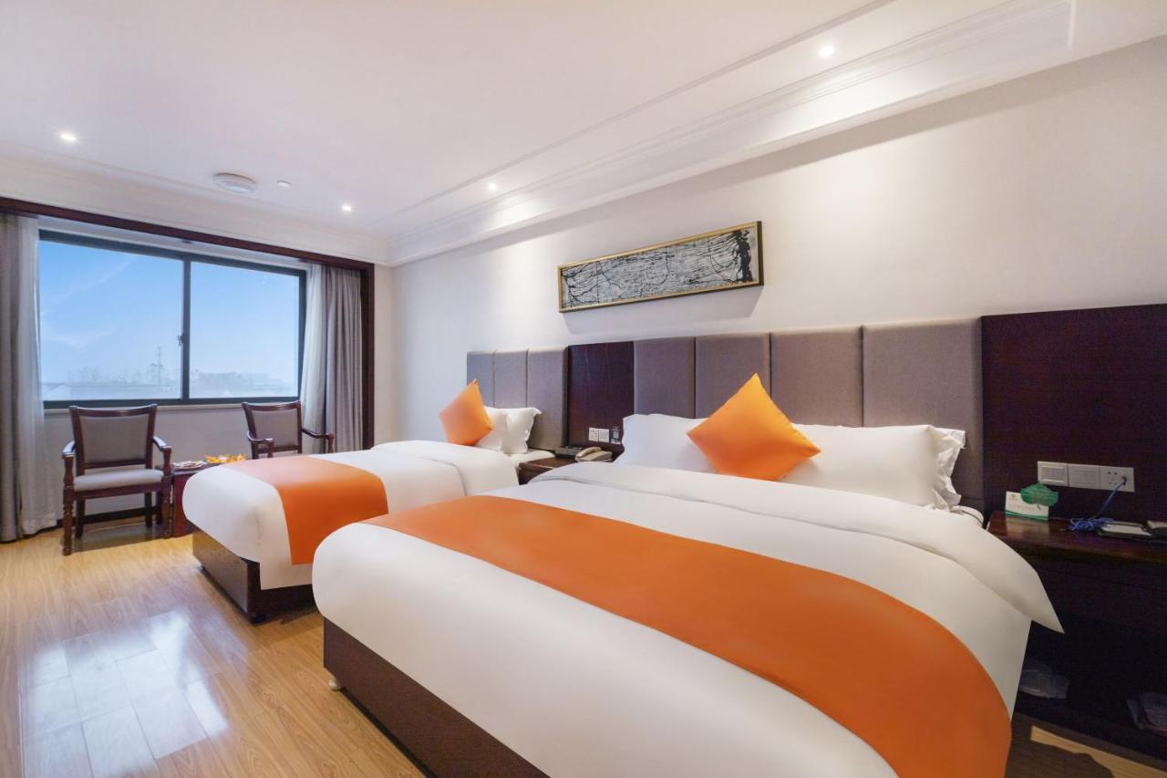 Huzhou Wealth Hotel Esterno foto