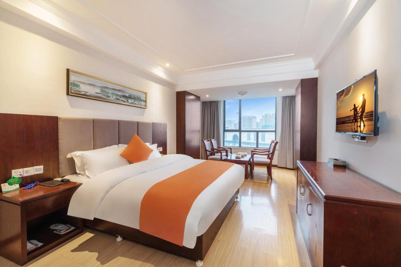 Huzhou Wealth Hotel Esterno foto
