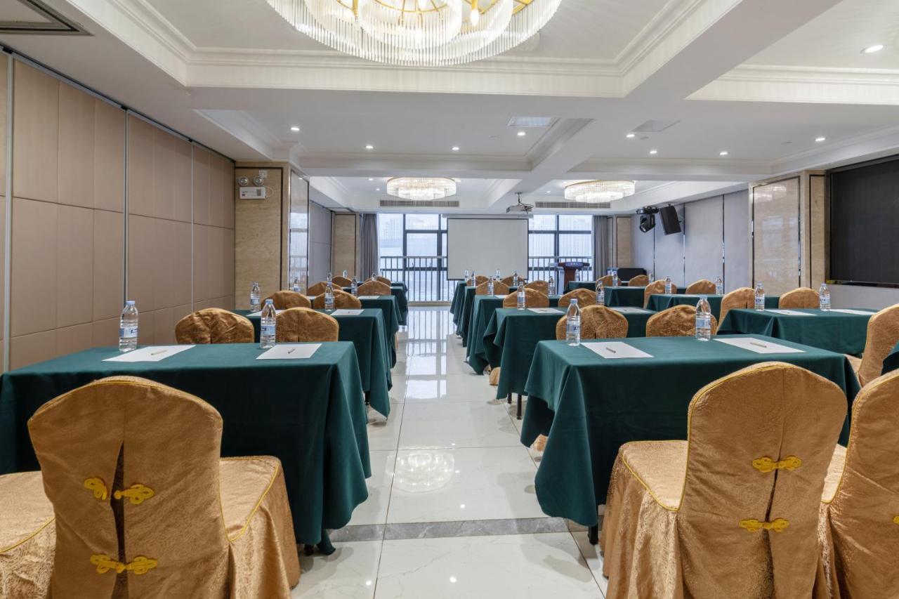 Huzhou Wealth Hotel Esterno foto