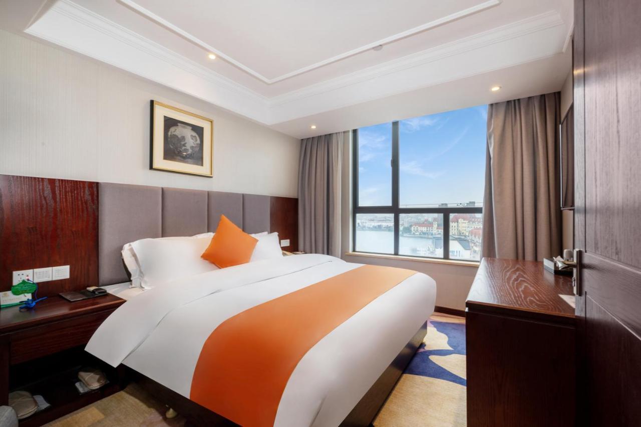 Huzhou Wealth Hotel Esterno foto
