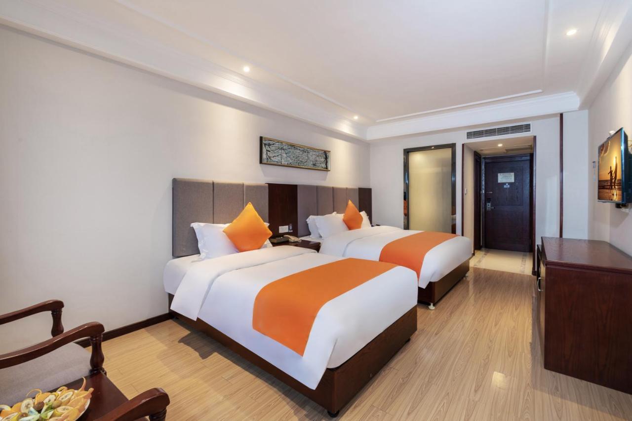Huzhou Wealth Hotel Esterno foto