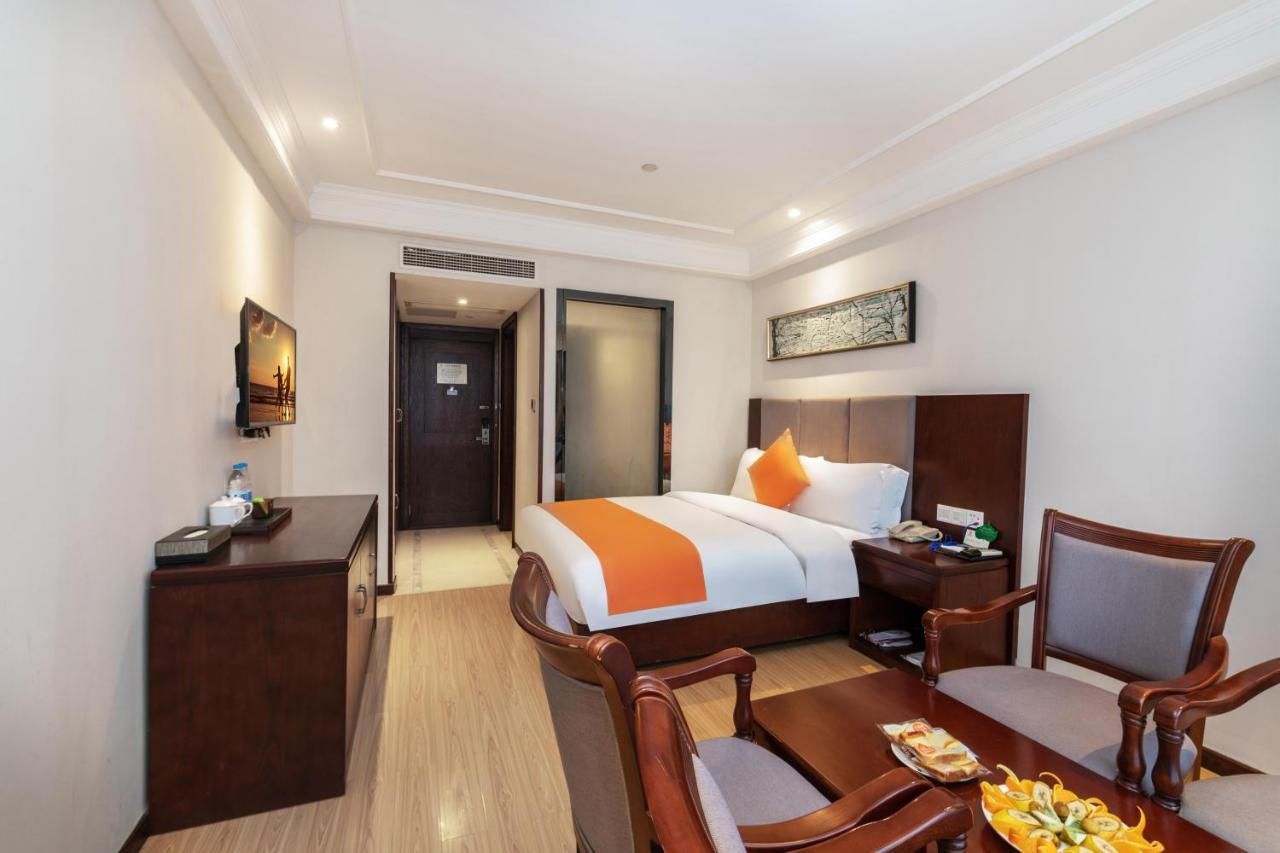 Huzhou Wealth Hotel Esterno foto